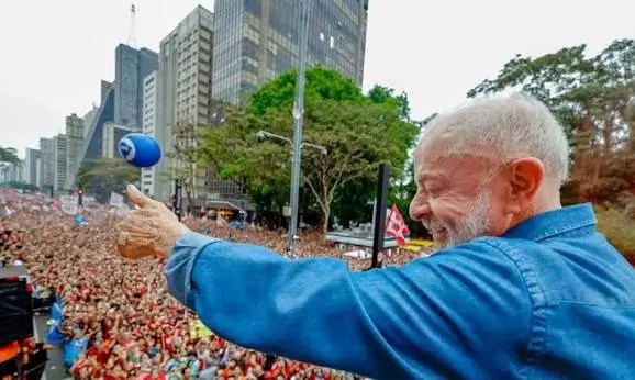 Efeito reverso: “Exército de Lula” explode, chega a 3.7 milhões de seguidores e ganha 500 mil em 2 dias após derrota de Flávio no TSE