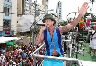 LUTO NO AXÉ: Morre Netinho, aos 60 anos, após batalha contra o câncer; Brasil perde a voz de “Milla”