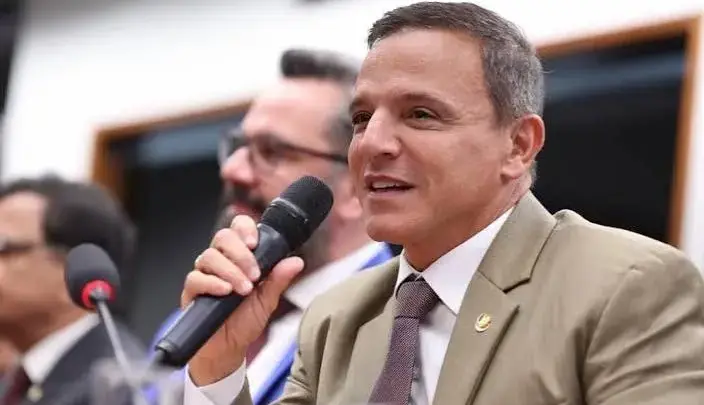 Fim da escala 6×1: Senado aprova conquista trabalhista defendida por Lula; Márcio Bittar se acovarda