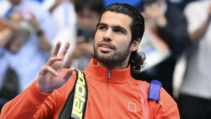 Alcaraz vence italiano e avança às quartas do ATP de Tóquio