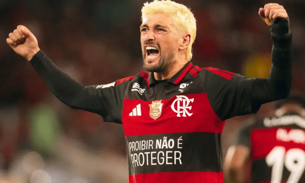 Brasileirão: Flamengo vence Atlético-MG e retoma a liderança no Maracanã