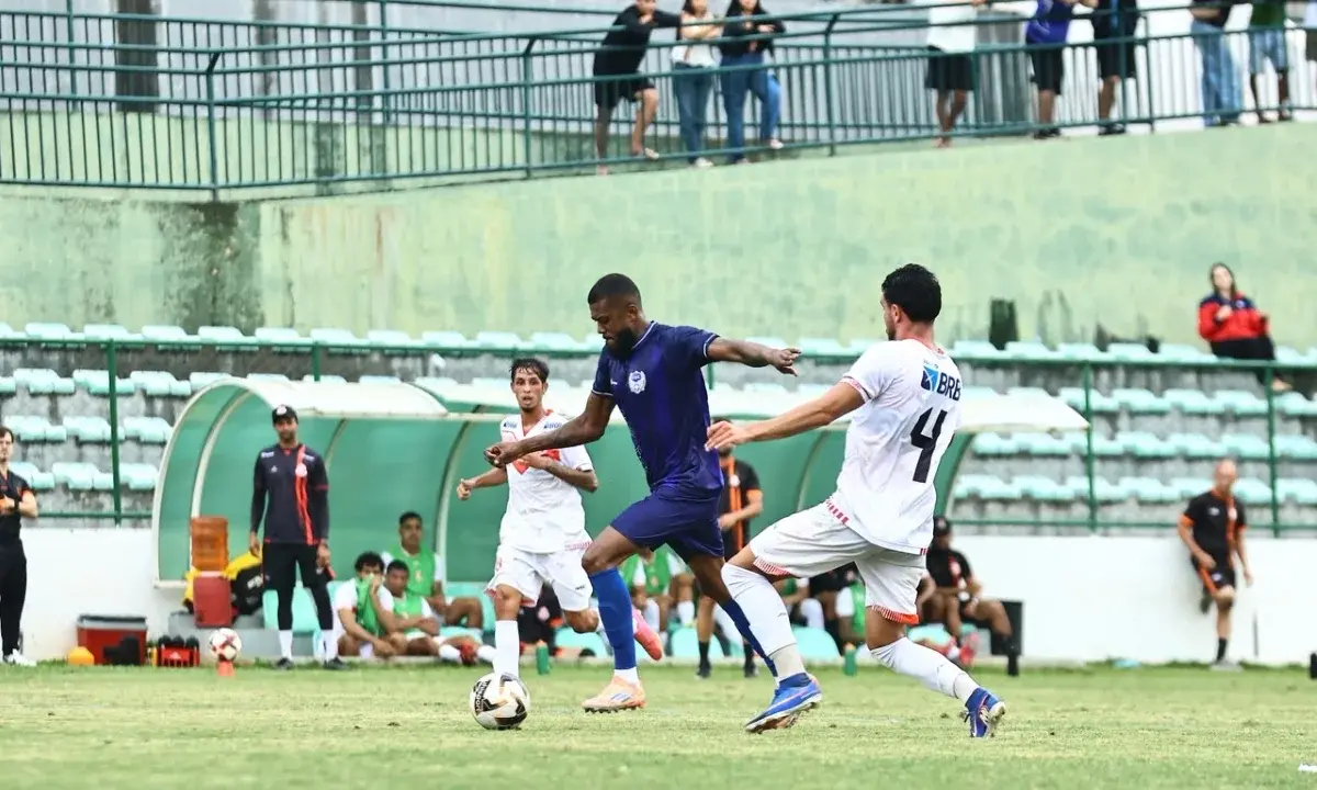 Candangão Série B: Taguatinga e Legião empatam no jogo de ida da semifinal