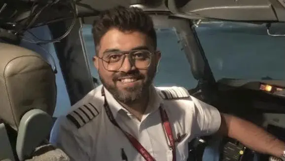 Quem é o “piloto herói” esfaqueado por colega em voo da Flydubai
