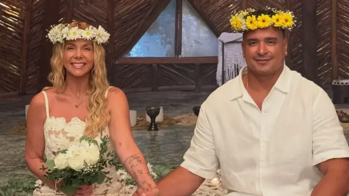 Carla Perez e Xanddy celebram 25 anos de casamento no México