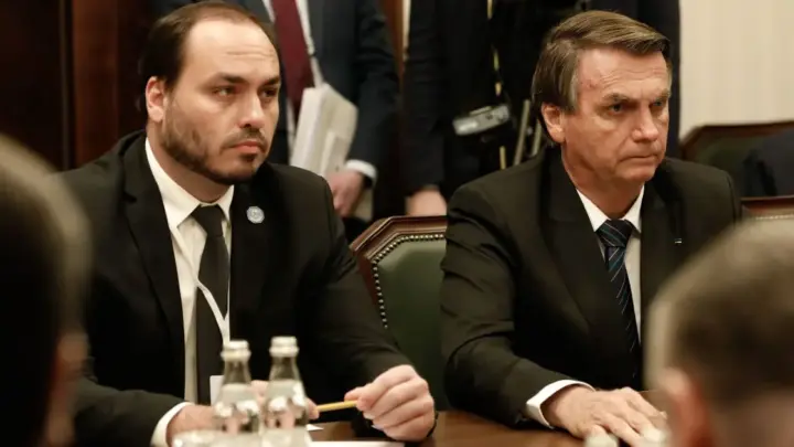 Flávio: Bolsonaro ficou “aliviado” com eleição de Carlos como senador em SC