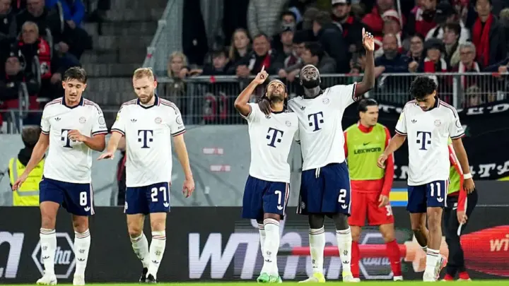 Com gols de Gnabry, Olise e Upamecano, Bayern bate o Freiburg pelo Alemão