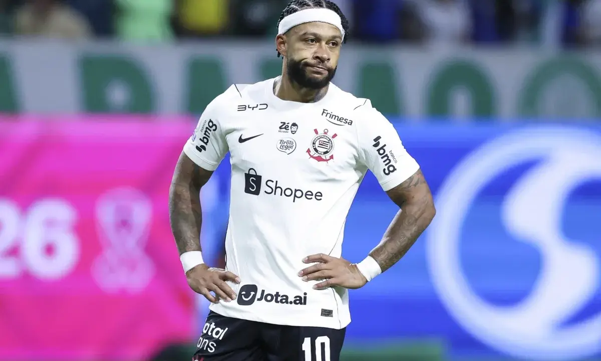 Corinthians informa lesões de Memphis Depay e Gabriel Paulista