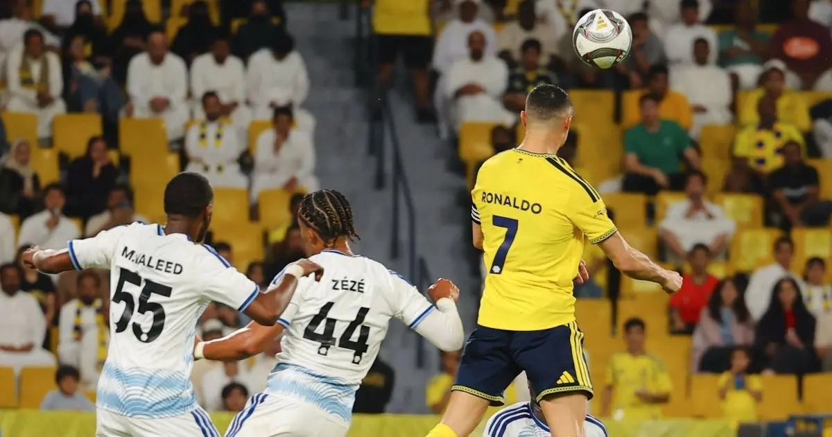 Cristiano Ronaldo perde pênalti e gol sem goleiro, mas Al-Nassr vence Neom
