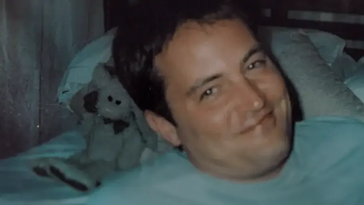 Matthew Perry teria gastado US$ 7 milhões em tratamentos para dependência