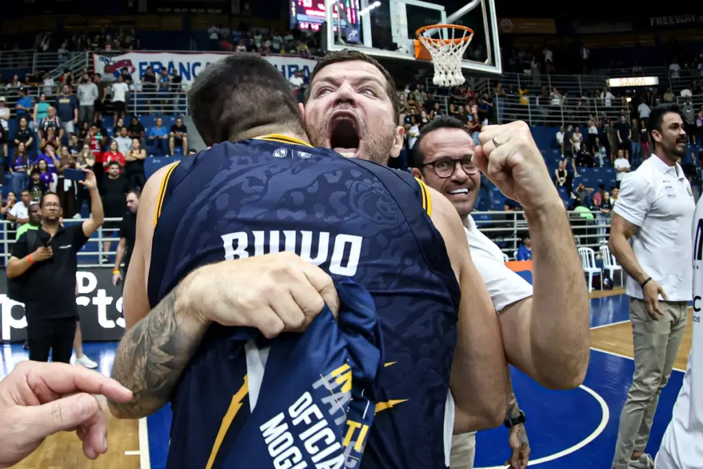 Dono do Mogi, Victor Sarro quer alavancar NBB e faz críticas ao Corinthians