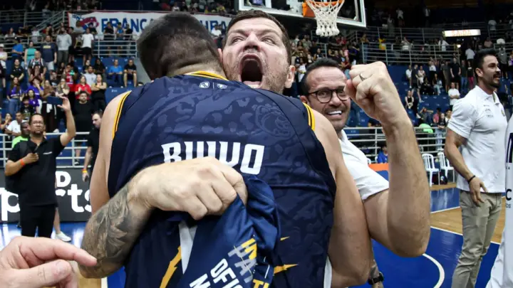 Dono do Mogi, Victor Sarro quer alavancar NBB e faz críticas ao Corinthians