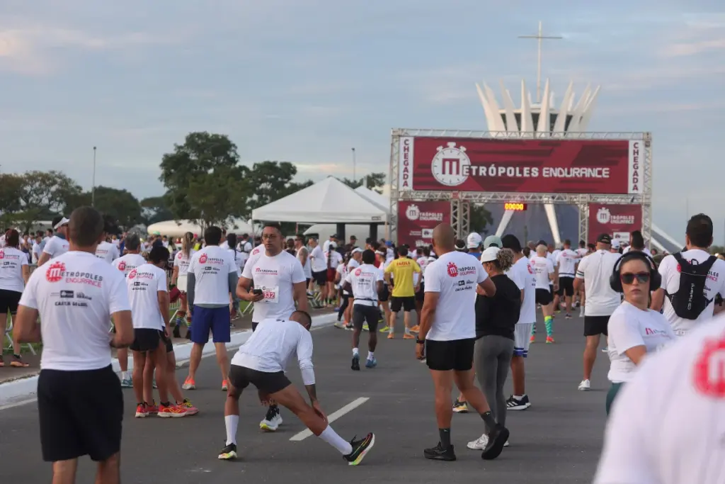 É hoje! Metrópoles Endurance Corrida agita a Esplanada dos Ministérios