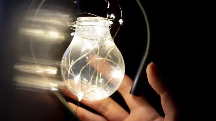 Como o Brasil encareceu a energia que o mundo quer