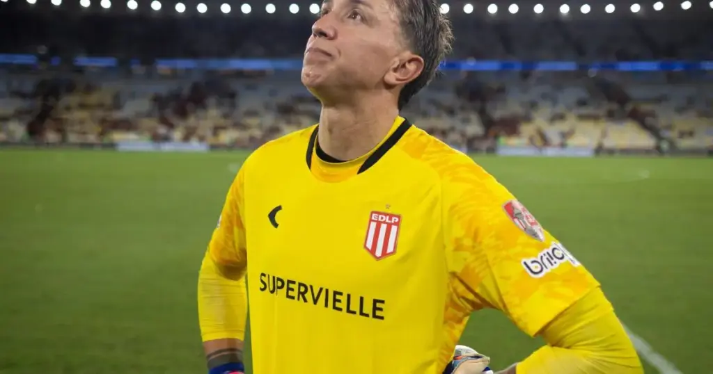 Herói contra o Flamengo, Muslera precisou superar falhas na Copa do Mundo