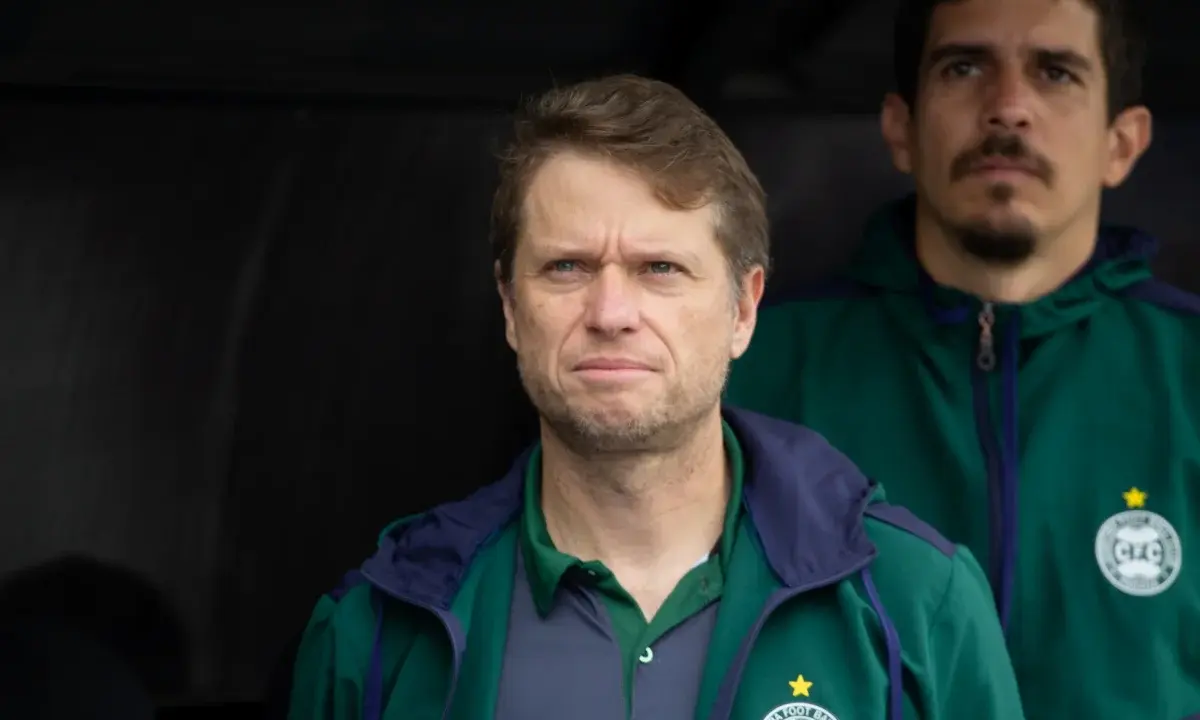 Fernando Seabra, do Coritiba, é o 20º técnico demitido no Brasileirão