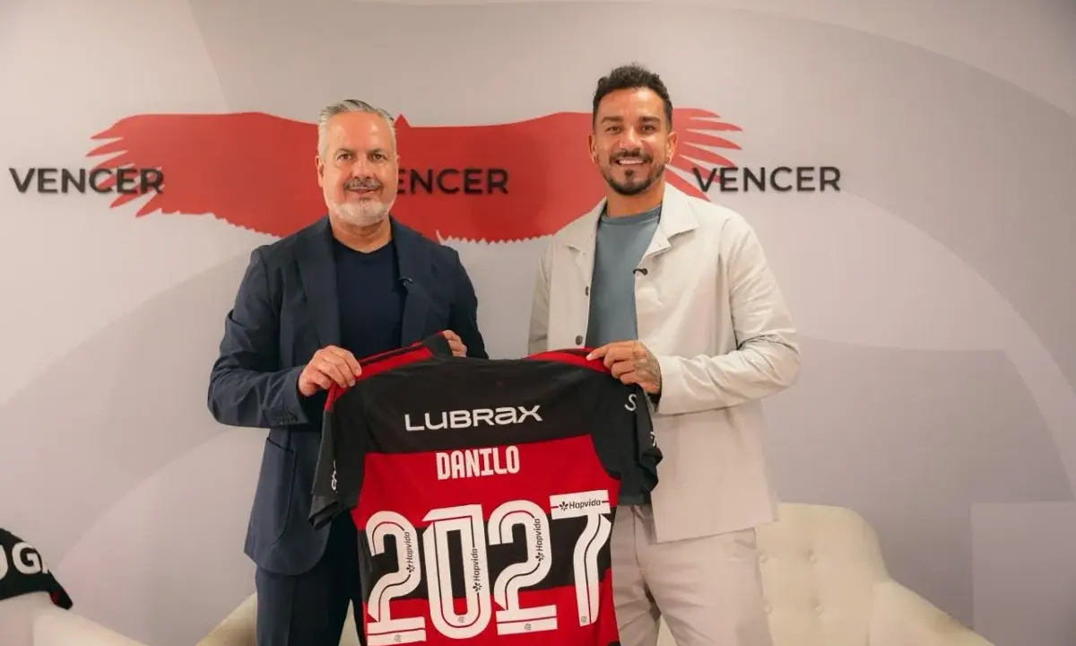 Flamengo anuncia renovação de contrato de Danilo até dezembro de 2027