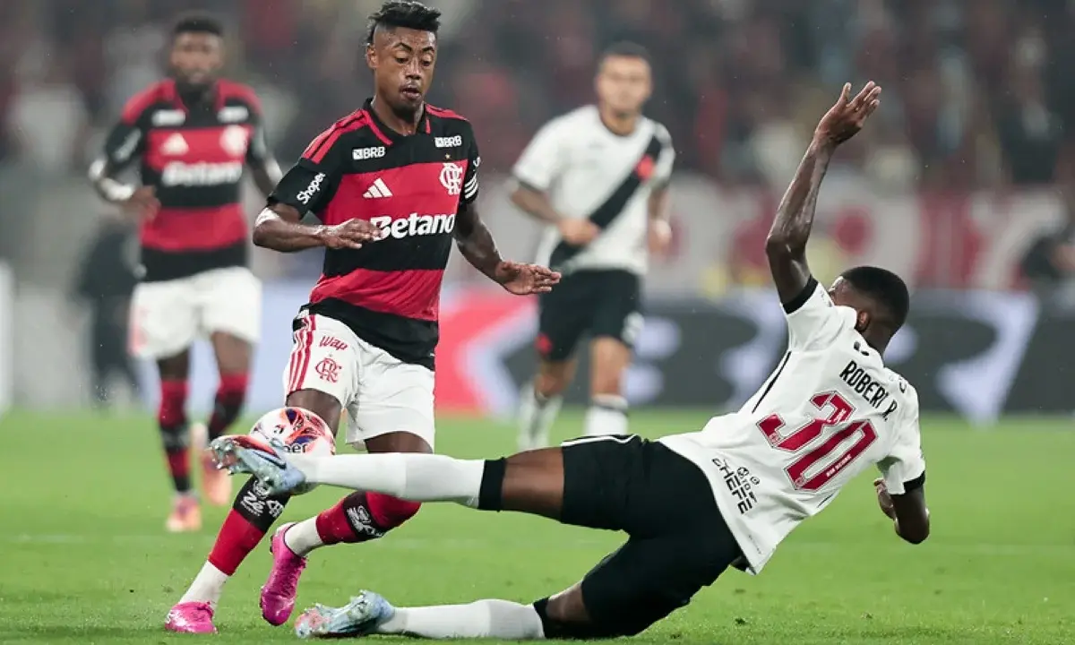 Flamengo defende liderança e sequência invicta de 14 jogos contra o Vasco