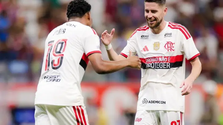 Flamengo vence o Bahia e retoma liderança do Campeonato Brasileiro