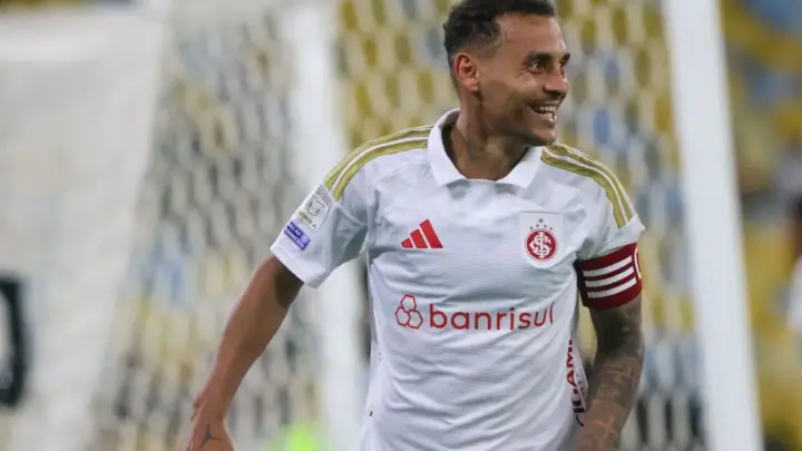 Alan Patrick detona arbitragem em derrota do Internacional: “Faltou c…”