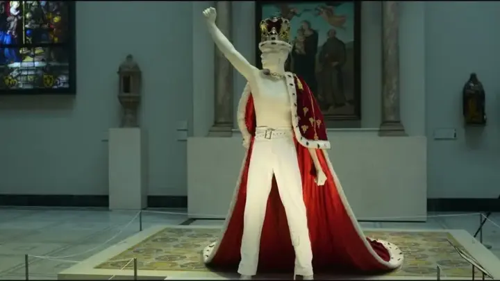 Figurinos clássicas de Freddie Mercury ganham exposição em Londres