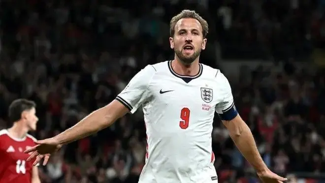 Kane brilha, e Inglaterra passa fácil pela Tchéquia na Nations League
