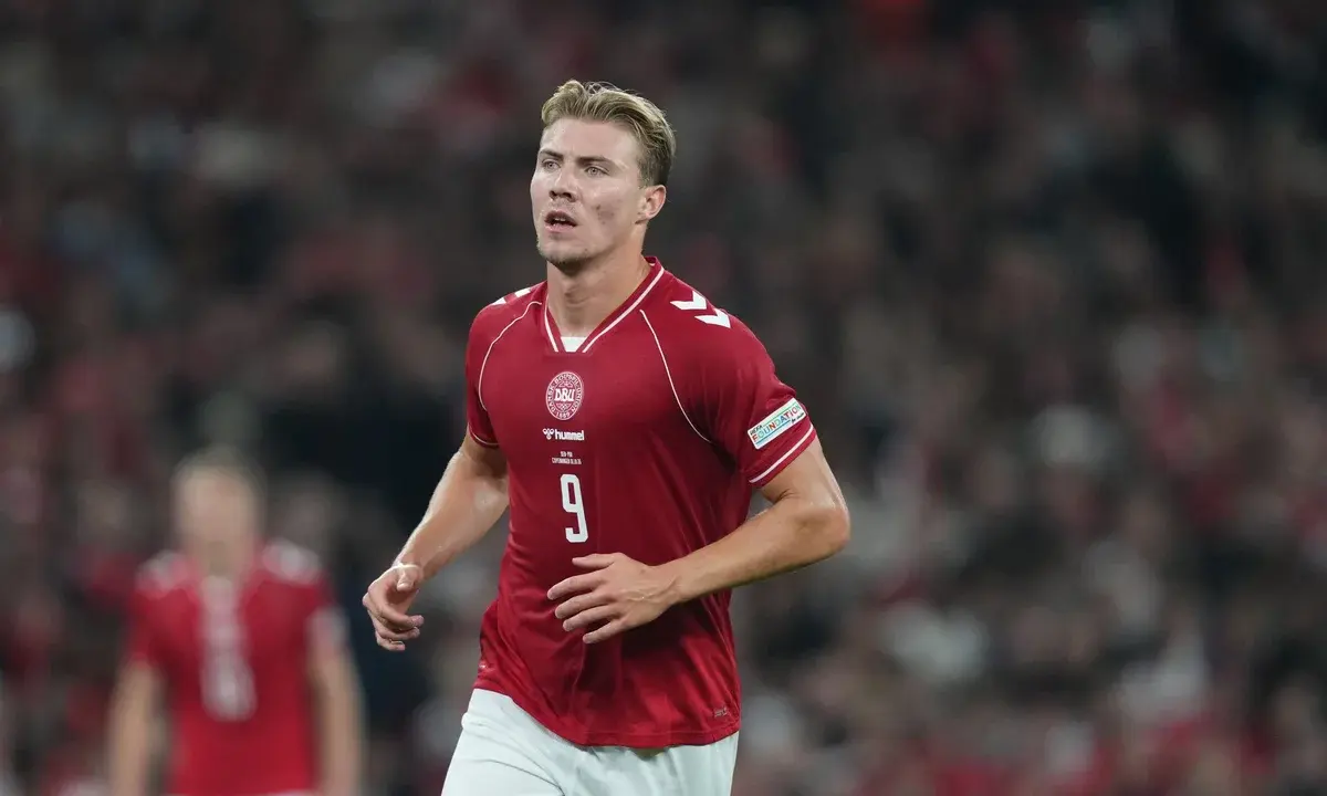 Hojlund marca para Dinamarca contra Portugal e imita Cristiano Ronaldo