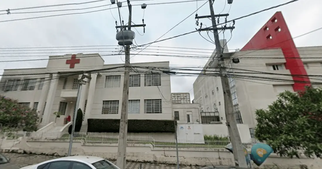 CRM-PR investiga médico que implantou prótese em joelho errado no PR