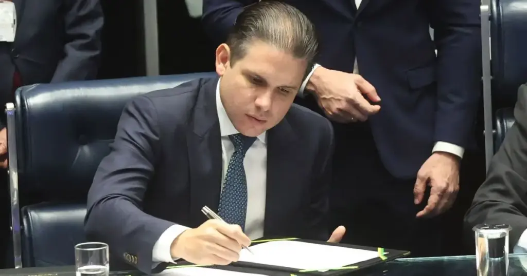 Impacto e realidade de empresas não foram ignorados, diz Hugo sobre 6×1