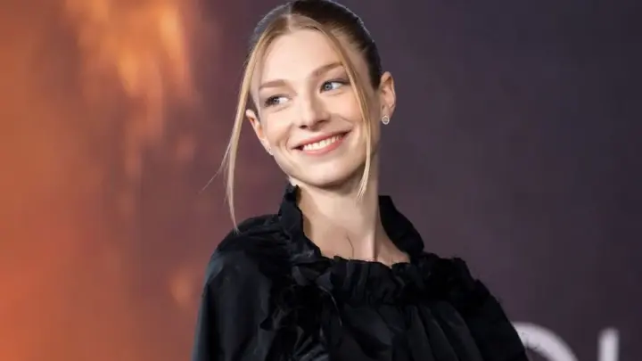 Hunter Schafer revela ter feito cirurgia de redesignação sexual