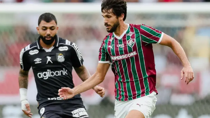 Igor Rabello, zagueiro do Fluminense, aplica caneta em Neymar; veja