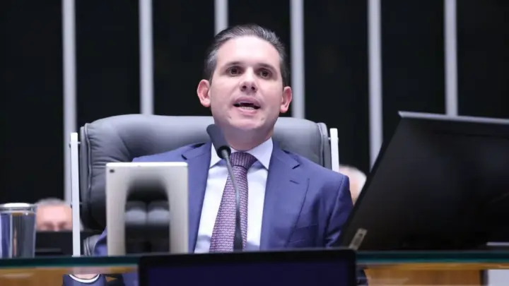 “Dia de alegria para nós democratas”, diz Hugo após vitória de Lula