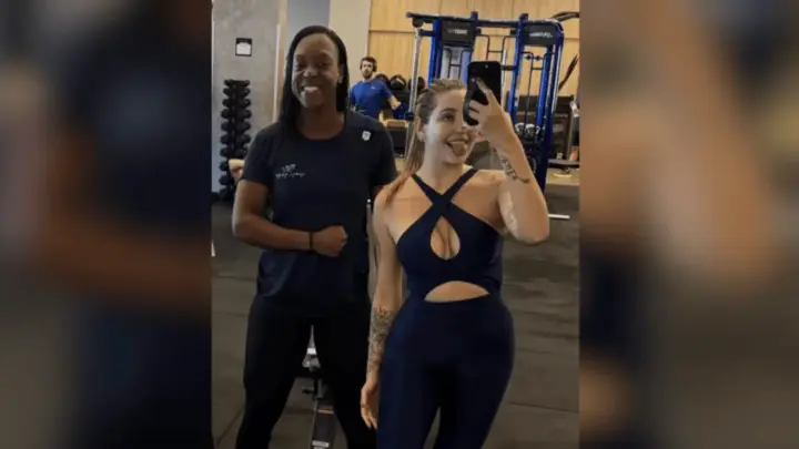 Influenciadora descobre gravidez de 5 meses durante treino na academia