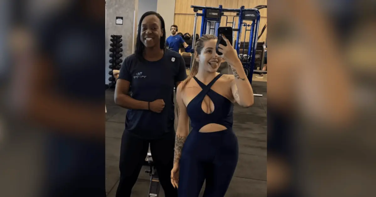 Influenciadora descobre gravidez de 5 meses durante treino na academia