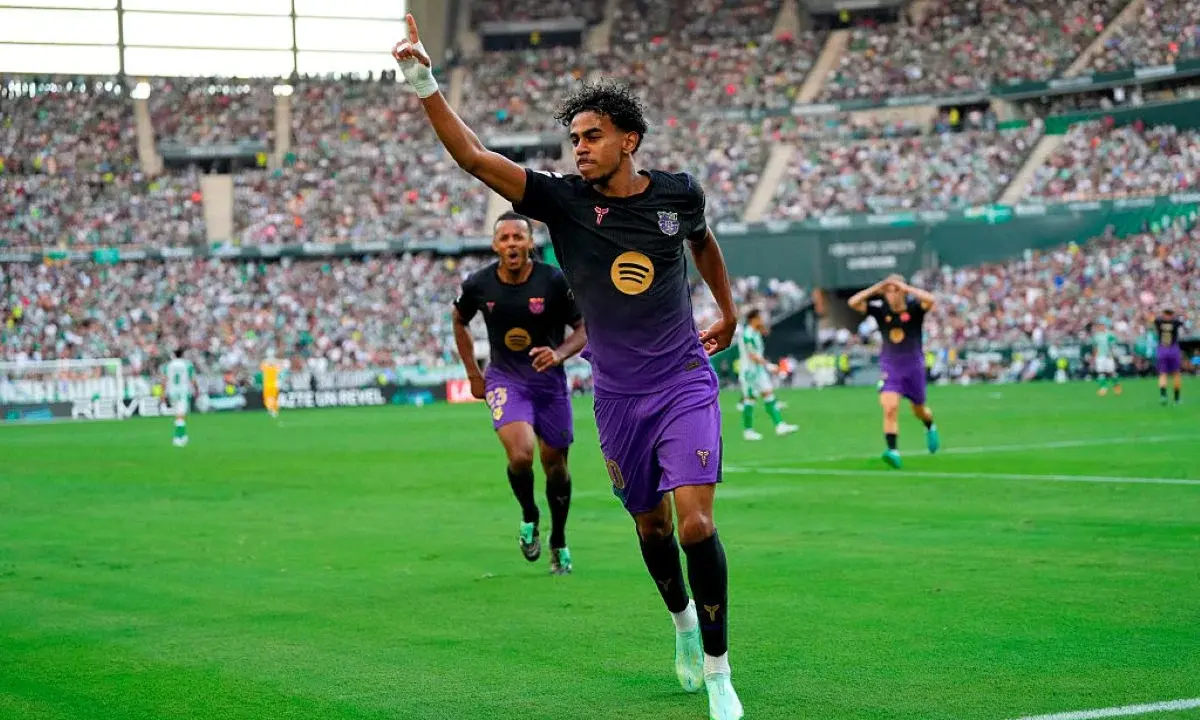 Lamine Yamal e Gabriel Jesus marcam e Barcelona goleia Bétis no Espanhol