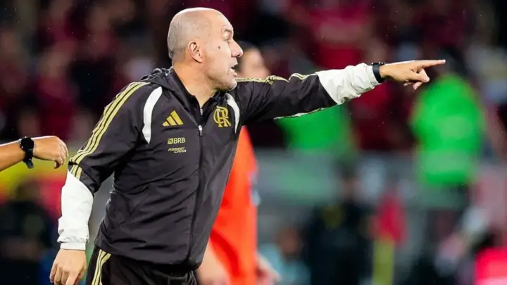 Leonardo Jardim destaca motivação do Flamengo no Brasileiro após “luto”