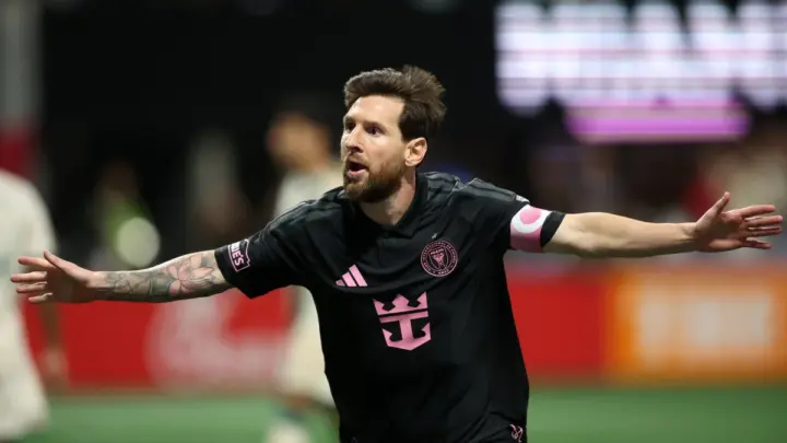 Lionel Messi comanda vitória do Inter Miami com dois golaços; assista