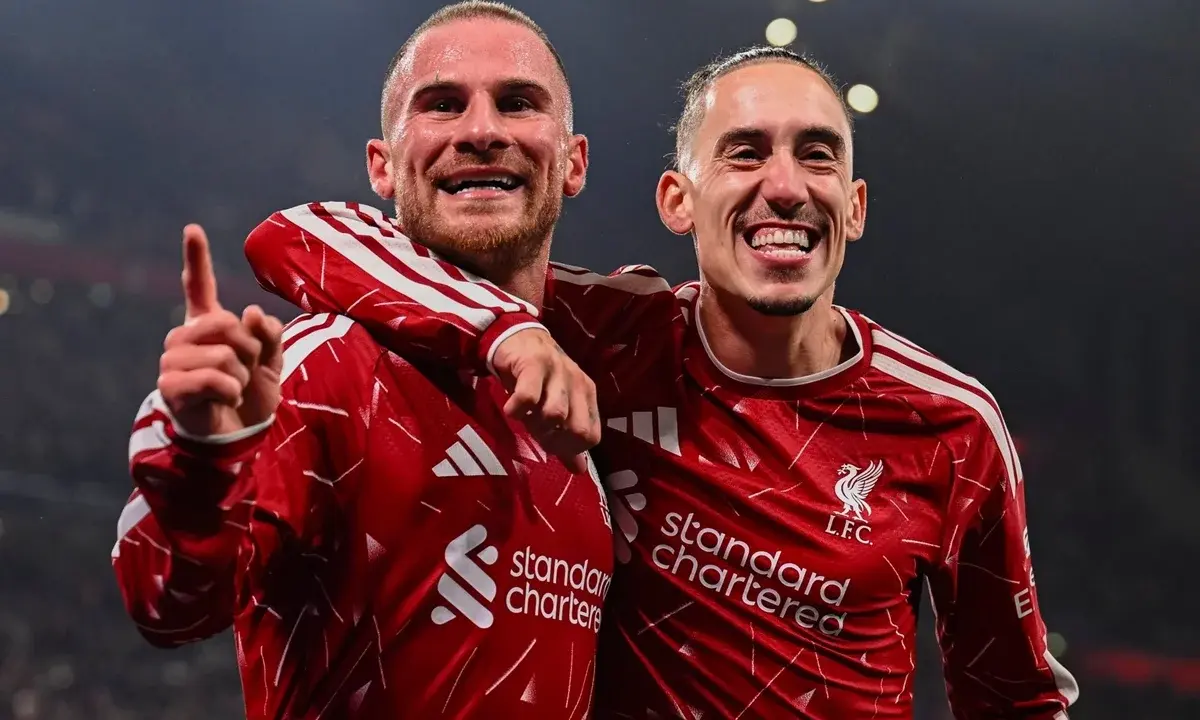 Liverpool vence Villarreal de virada e segue invicto na Champions League
