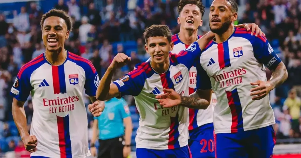 Lyon vence Crystal Palace em jogo de cinco gols na Europa League