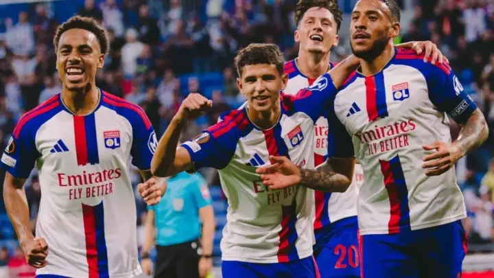Lyon vence Crystal Palace em jogo de cinco gols na Europa League