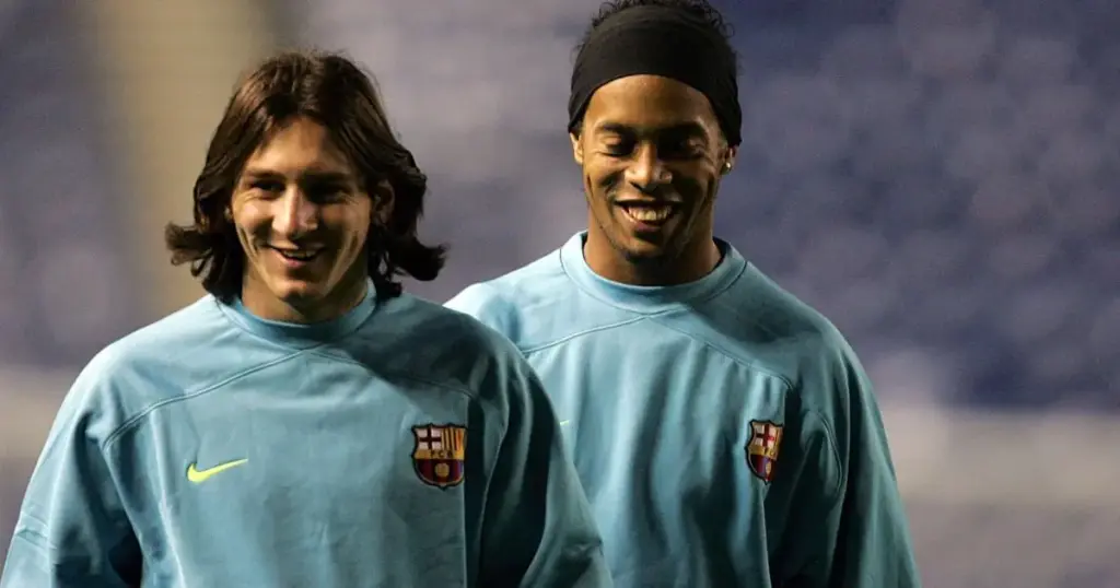 Ronaldinho Gaúcho homenageia Messi: “Alegria ter feito parte da história”