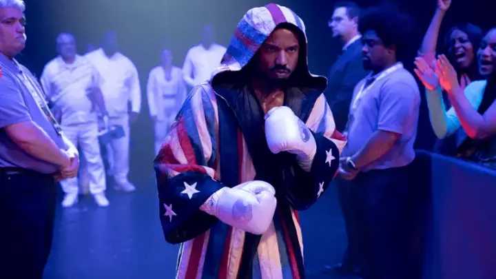 Homem invade gravação de filme de Michael B. Jordan com faca, diz site