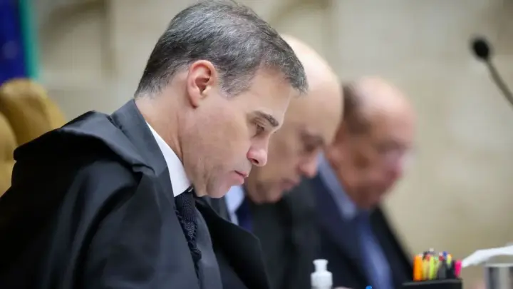 Defesa de primo de Vorcaro pede a Fachin que devolva processo a Mendonça