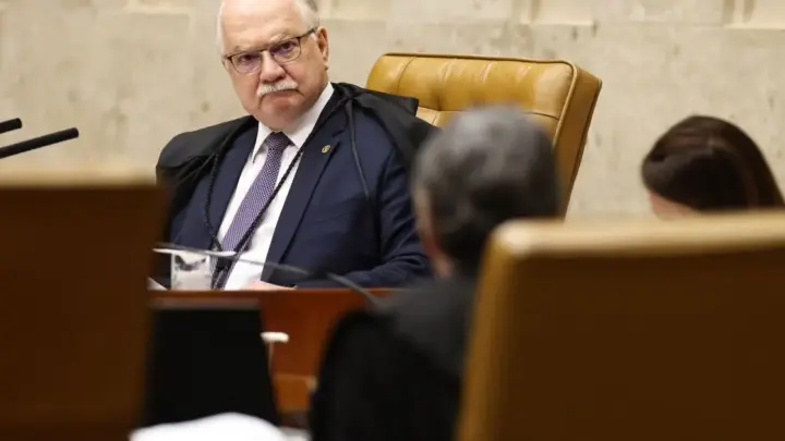 Após 1º turno, Fachin trata de “interesses do Judiciário” com Alcolumbre