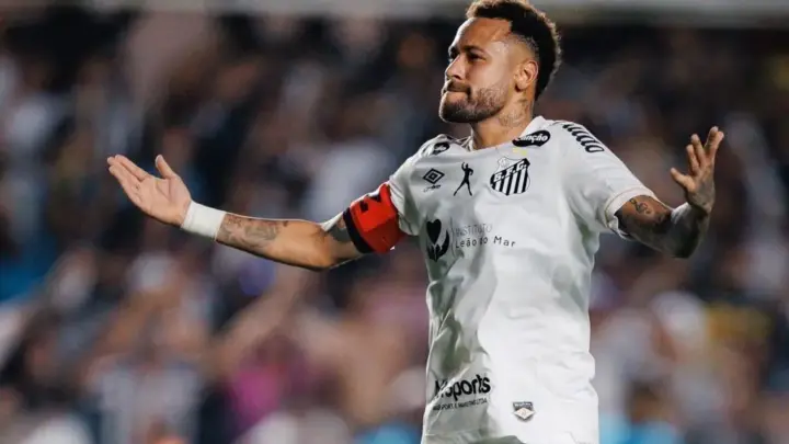 Com dois gols de Neymar, Santos e Flamengo empatam em jogo polêmico na Vila