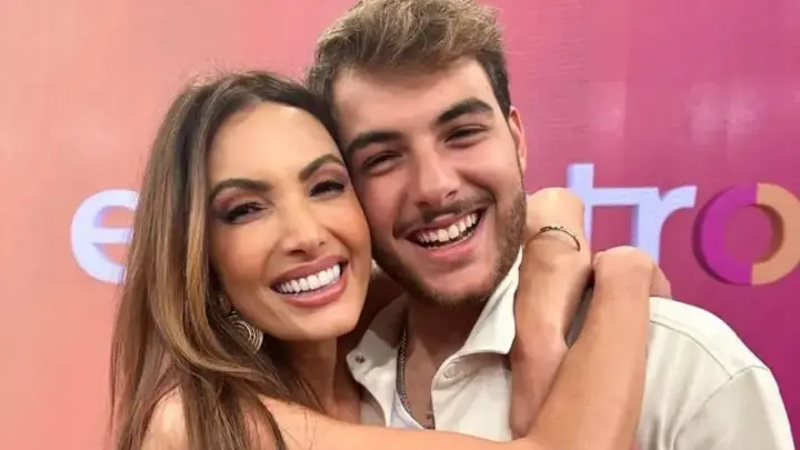 Patrícia Poeta completa 50 anos com homenagem emocionante do filho