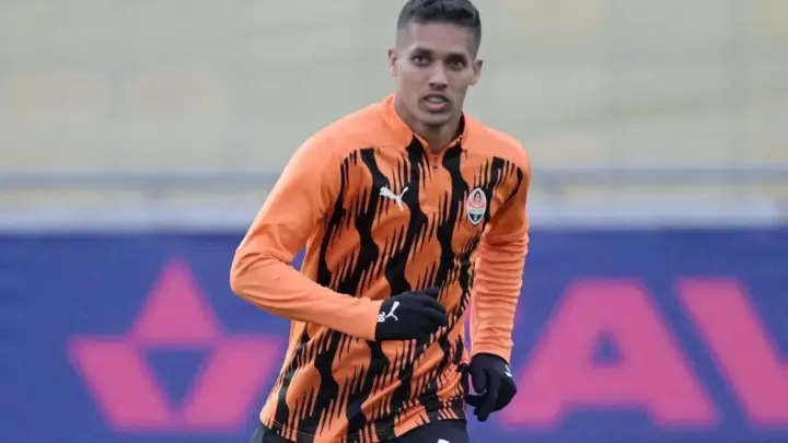 Ex-Corinthians, Pedrinho brilha na Europa e marca em goleada do Shakhtar
