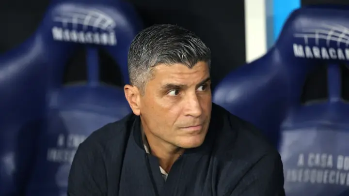Pedro Emanuel reconhece erro de Léo Jardim, mas diz: "Não vou abandonar"