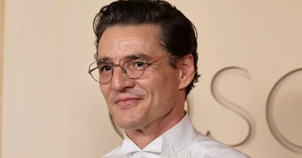 Pedro Pascal lembra do início da carreira: “Você engole muito sapo”