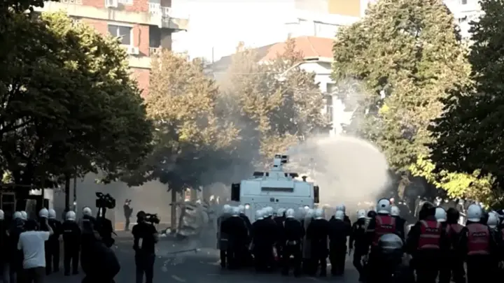 “Vai piorar”, diz manifestante após protestos violentos na Albânia