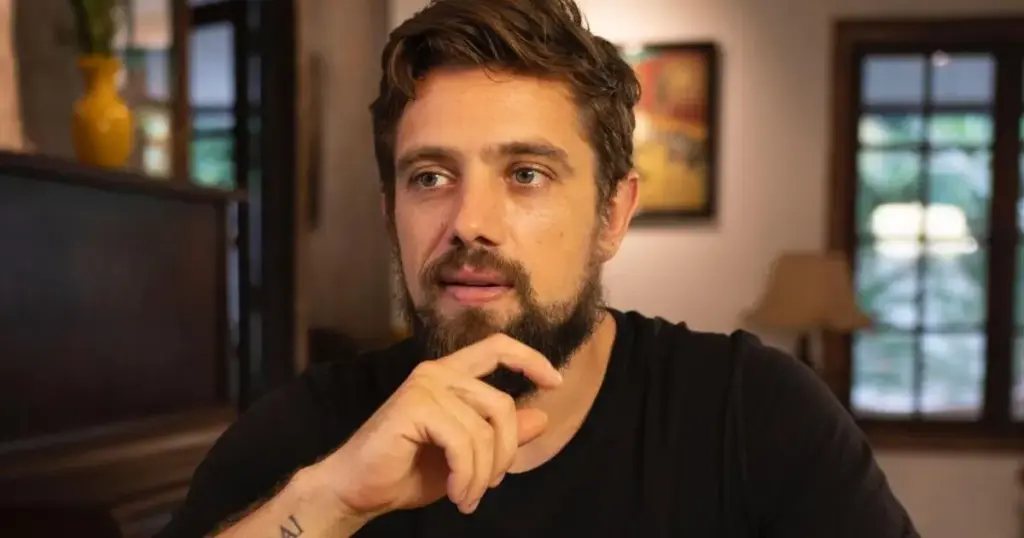 Rafael Cardoso fala sobre vício e recuperação: “143 dias limpo”